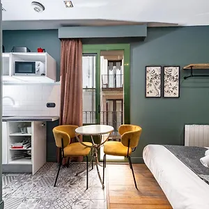 Ainb Born-dames Appartement