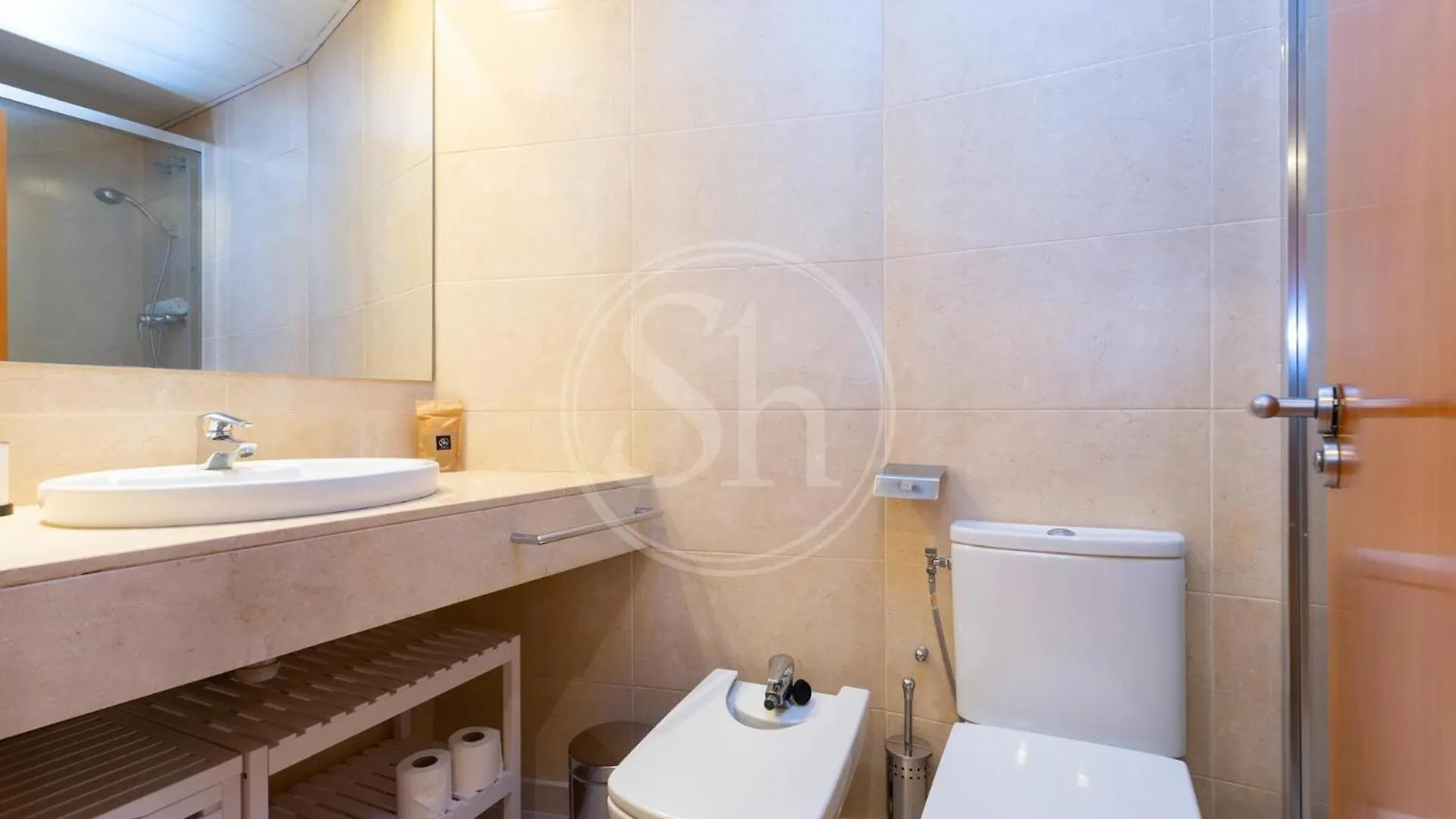 Cosy Apartment Next To Sagrada Familia V Barcelona 0*,